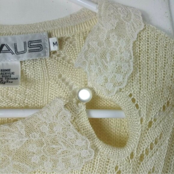 Chaus Womens Sleeveless Yellow Sweater Medium Lace Neck Vintage Preppy Knit - Picture 2 of 7